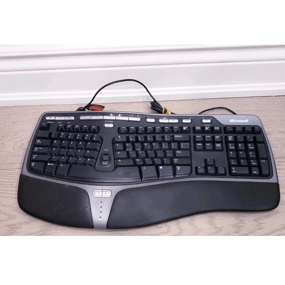 Microsoft Natural Ergonomic Keyboard 4000 v1.0 Wired USB - Works